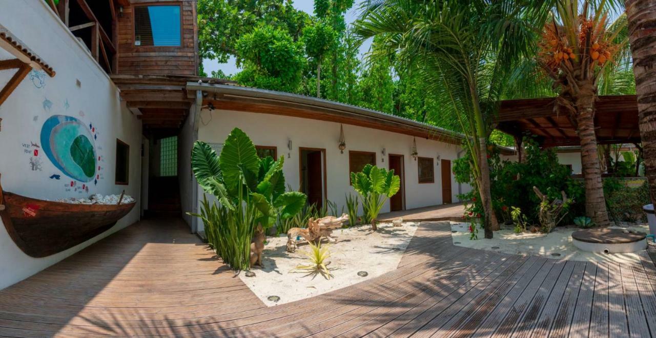 Dive Villa Thoddoo Exterior photo